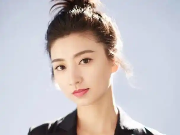 斓曦:从黄梅戏舞台到女演员的蜕变和成长