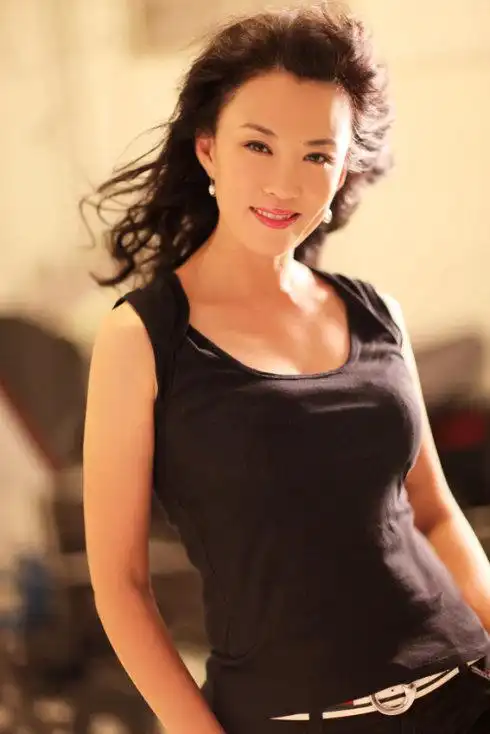 p>马丽,1966年3月15日出生于北京,毕业于 a target="_blank" href="