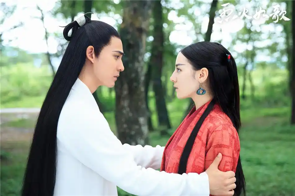 《烈火如歌》银雪消逝引追剧热潮 周渝民迪丽热巴虐恋升级