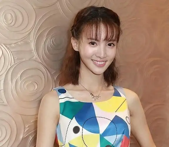 贾乃亮和金晨恋情曝光,两个人都出面否认,是一场乌龙?