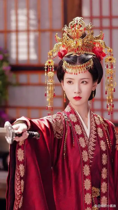 《莲花楼》陈都灵5个古装造型,第一个清冷,第五个全剧最美!