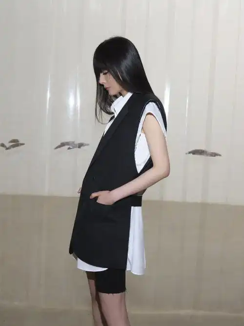 杨幂也开始跟风了!大胆尝试公主切却太过呆板,绝美容颜都浪费了