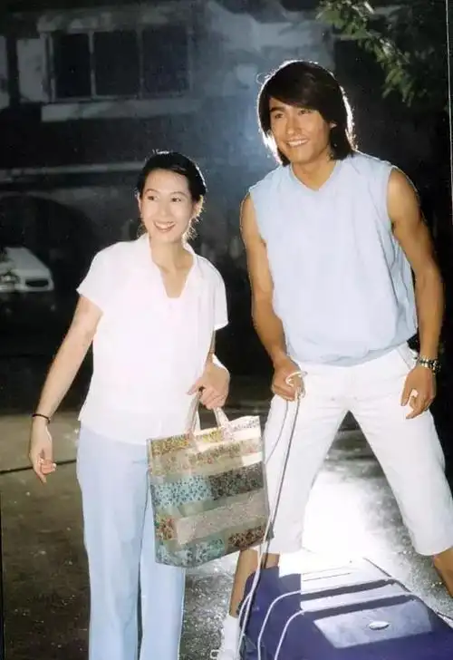 回顾胡兵暗恋瞿颖30年曾被母亲催婚53岁仍帅气且孤独一人