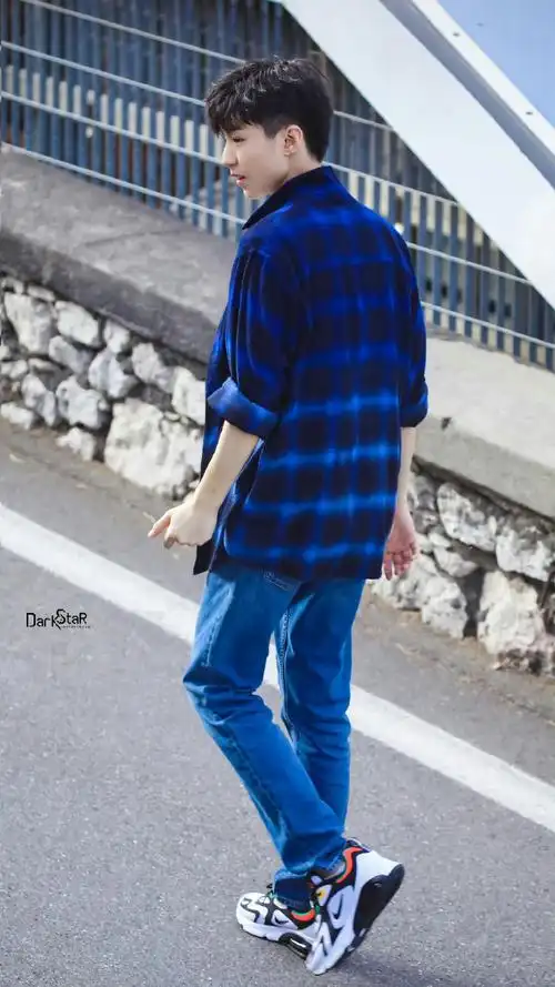 只为王俊凯#97#王俊凯2024凯启甲辰#  "我喜欢大海,因为它是蓝色的