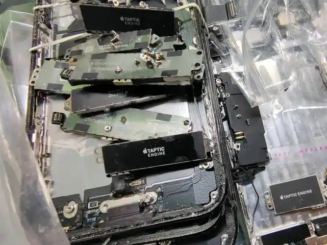 深度揭秘!华强北2000块的iphone 11竟然是组装机,千万别买