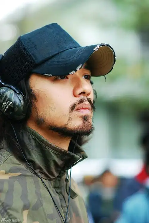 冯德伦若有所思