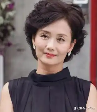 李颖年纪的增长让她有机会尝试饰演一些年长角色,因此她在《一起来看