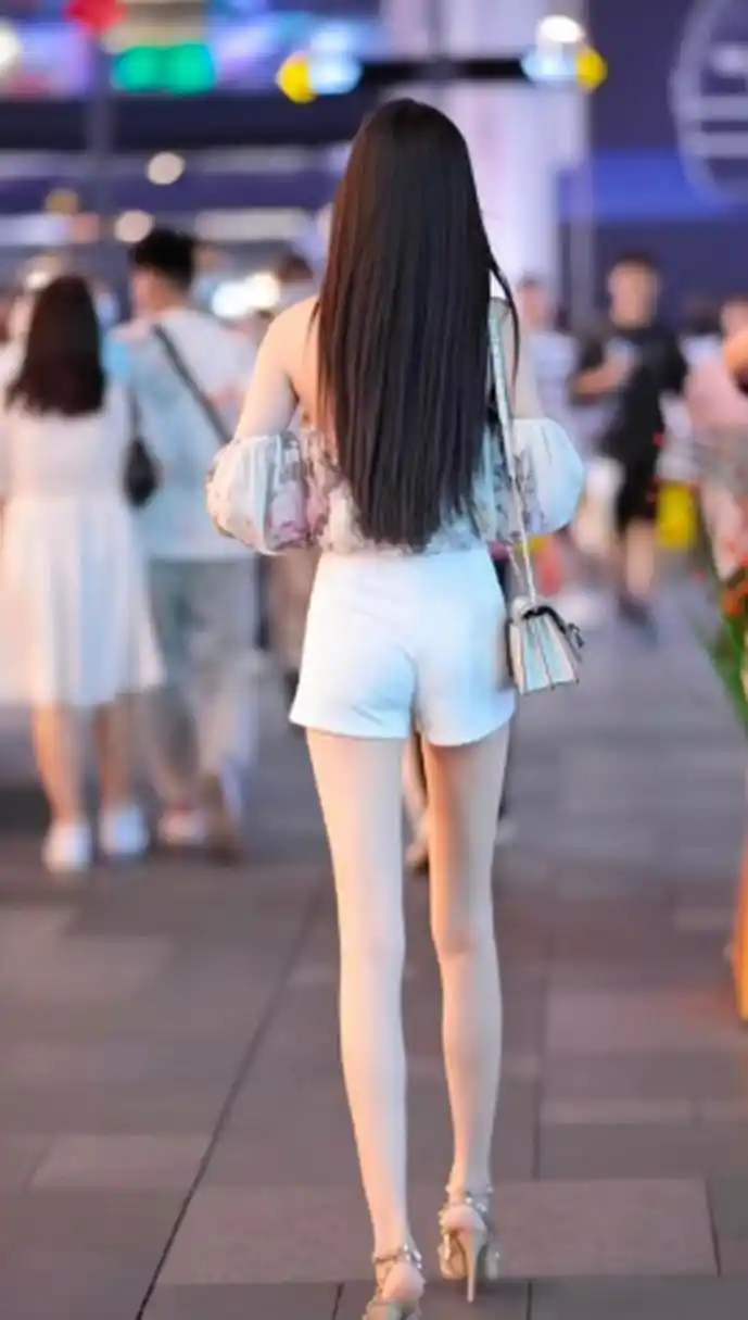 仅仅是背影就让人着迷#性感好身材