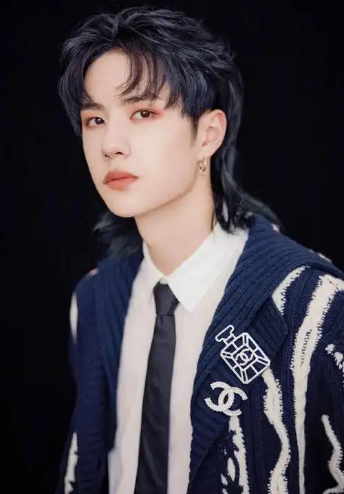 王一博时尚干净帅气迷人写真,图片大全,高清,图库-回车桌面