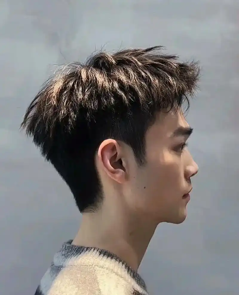 男士夏季必备发型 前刺碎盖 男士发型——— 少 - 抖音