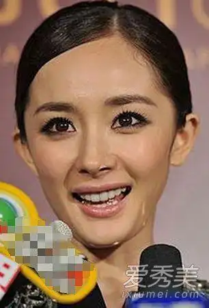 杨幂近4年未ps照片曝光 皮肤差是致命伤