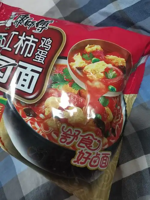 康师傅西红柿鸡蛋面,营养又美味的快手早餐
