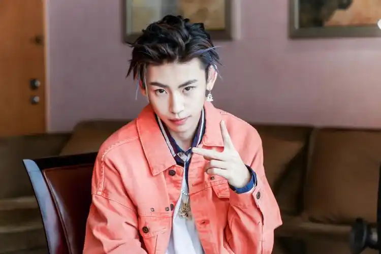 小鬼王琳凯  #小鬼王琳凯壁纸  #王琳凯