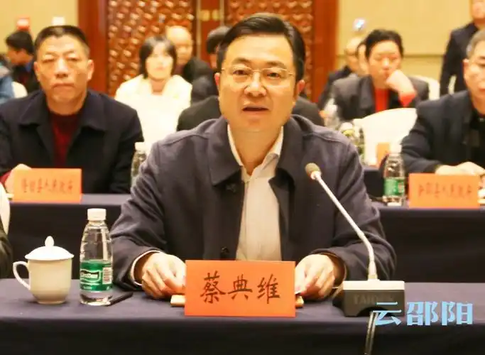 日至18日,省住房和城乡建设厅副厅长易小林率队来邵阳市调研安全生产