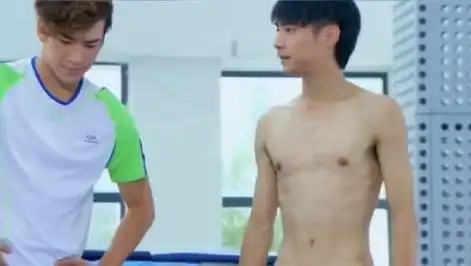 罗云熙被扒得底裤不剩,和男人亲吻,走路姿势娘,身高疑似造假?