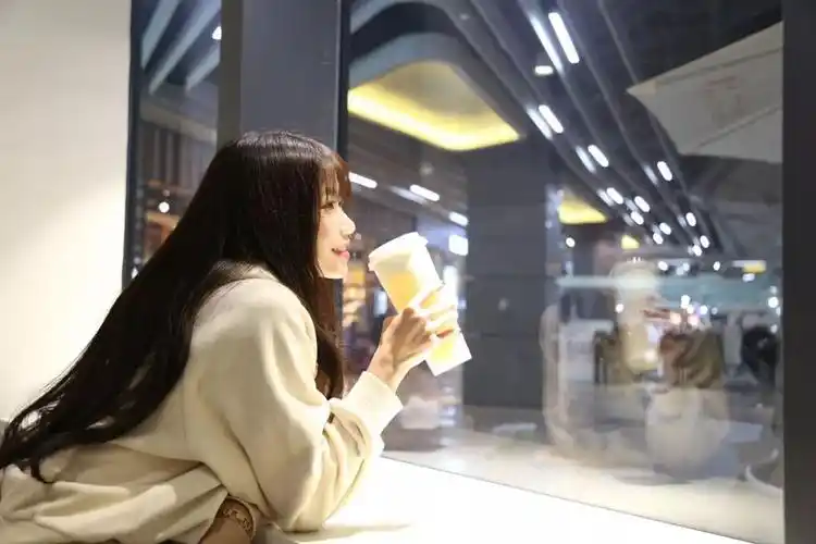 这家新开的殿堂级の奶茶店,喝完都忍不住捂嘴笑!