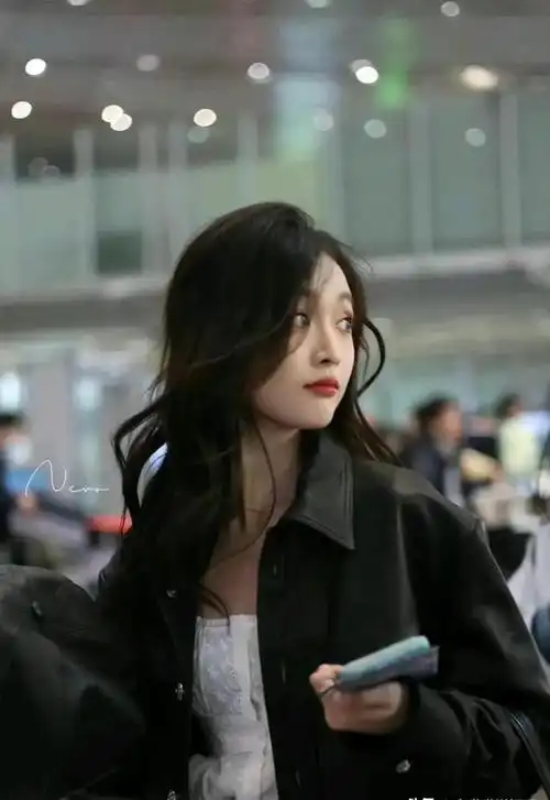 看到于正的澄清后,吴宣仪的粉丝们也第一时间留言表示:"吴宣仪明明是