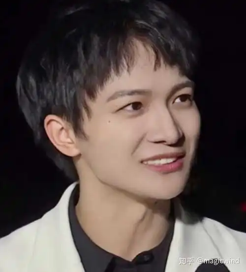 周深是怎么变好看的?