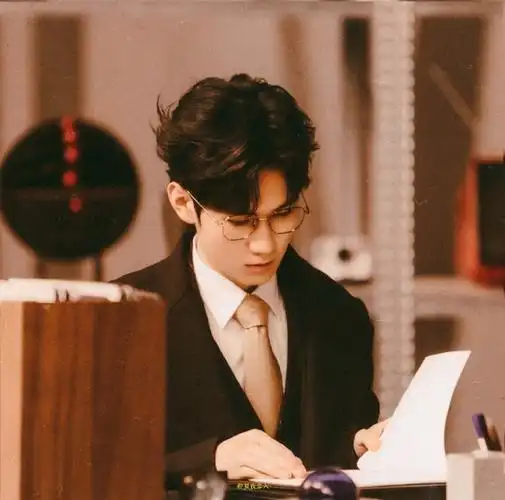 霸总范拿捏!@时代少年团-张真源