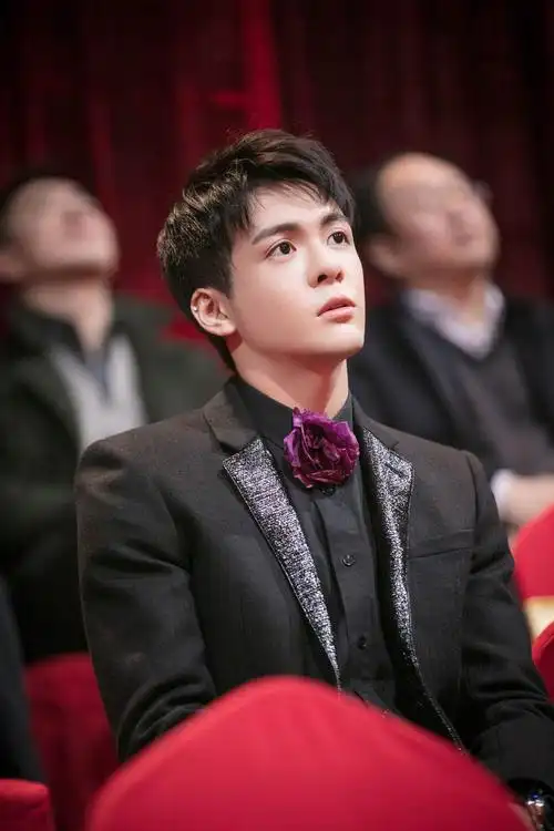 曾舜晞受邀出席国剧盛典 荣获"媒体推荐男演员" 感恩观众