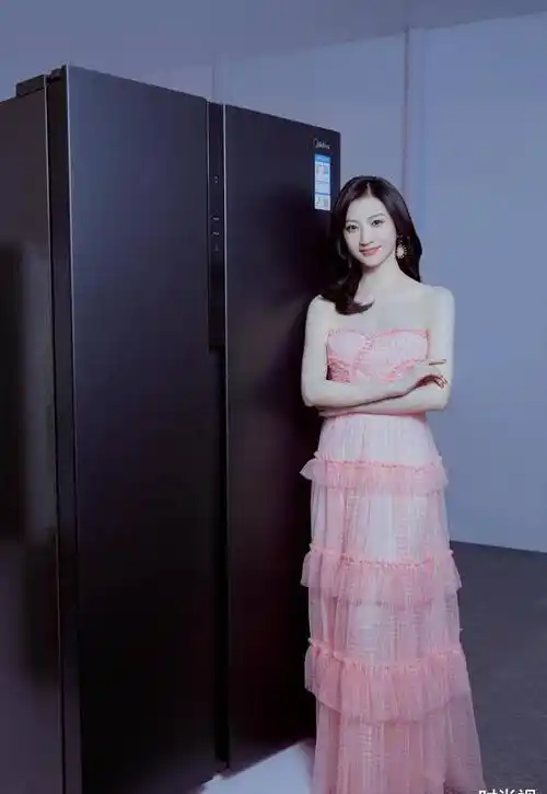 原创人间富贵花景甜日常穿搭这么甜一套粉色裙装娇俏又优雅