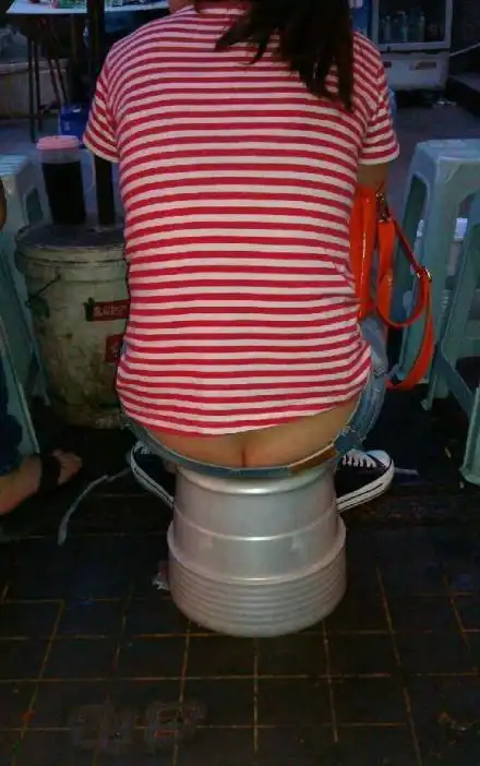 低腰裤穿成这样的,真的好吗?夏天低腰露臀裤大合集![70p]