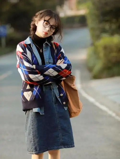 赶紧把夏天的衣服拿出来开衫搭配半身裙叠穿好看还不浪费