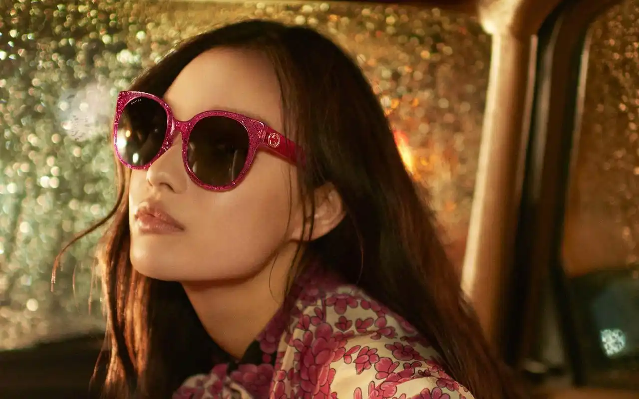 倪妮时尚眼镜大片写真图片桌面壁纸