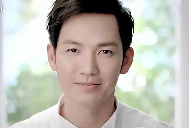 事实证明,"逐渐消失"的钟汉良,已经在另一个圈子里红