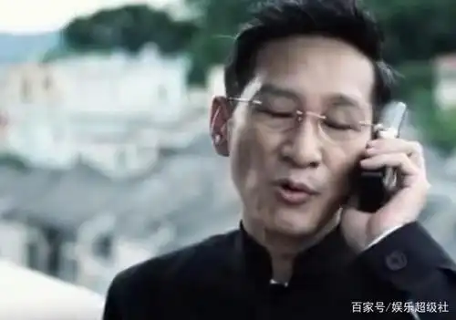 《破冰行动》林耀东坐拥5部手机,演员王劲松回应:以后专用华为