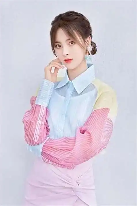 杨超越,原名杨超越,出生于1998年,江苏盐城.