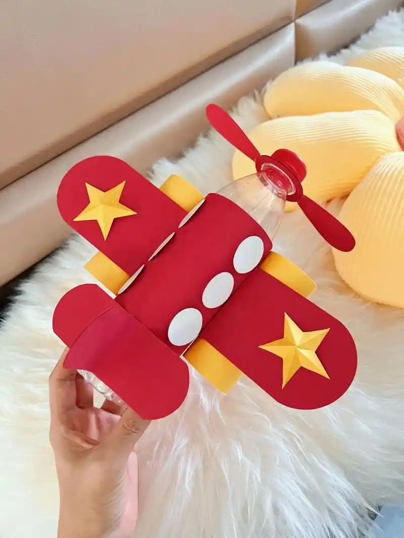 国庆节手工《水瓶小飞机》 #手工# #国庆节手工##废物利用变废为宝