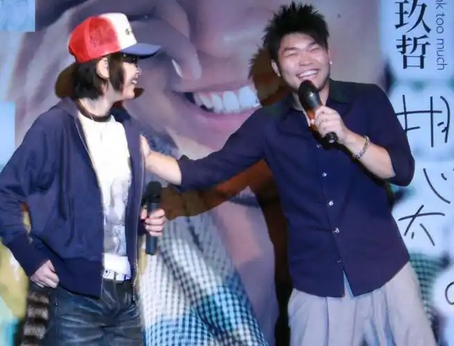 回顾歌手周笔畅:三段感情都失败,38岁仍未婚,父母疯狂催婚