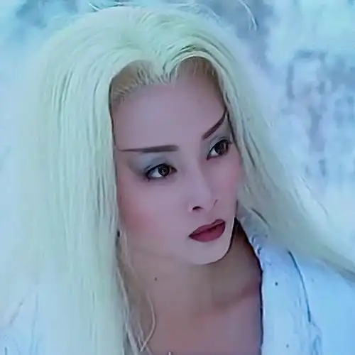 亦或是《白发魔女传》中因爱生恨的"练霓裳"都是让人印象深刻的角色