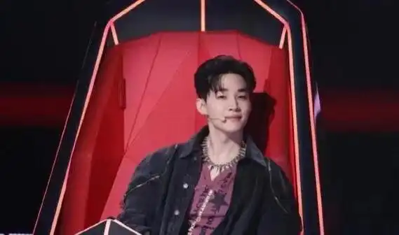 刘宪华,年龄33岁,身高178cm,加拿大籍华裔男歌手,演员,主持人.