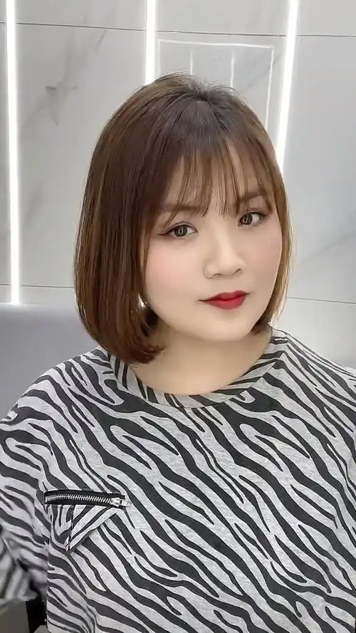 圆脸女生适合的发型适合圆脸大脸的减龄短发