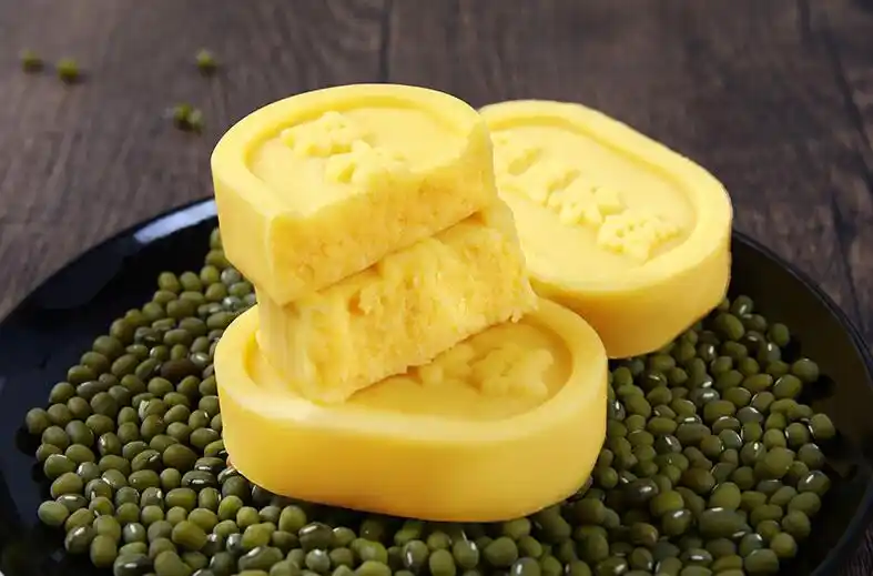 品尝这些绿豆糕,幸福感直线上升,满满都是ta的爱