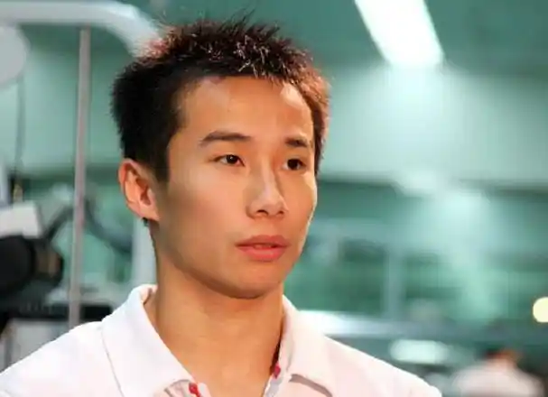 奥运冠军肖钦:因女友诈骗消失4年,今成单亲爸爸,靠兼职为生_王缇_体操