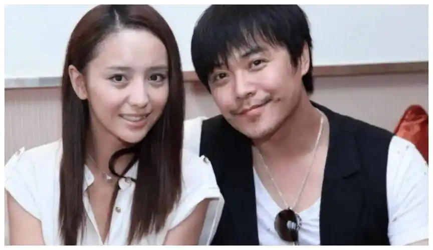 6位离异男星的春节:冯绍峰赵丽颖轮流带娃,陈思诚和前妻去三亚_儿子