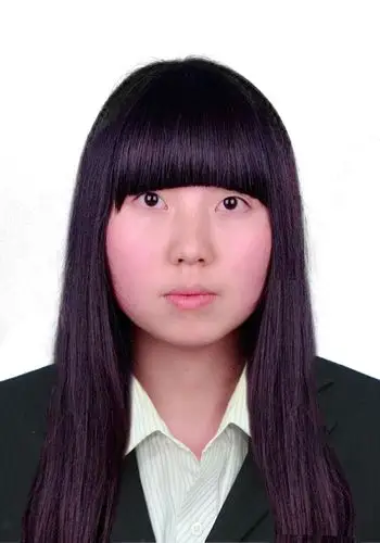 求ps大神.把下面图片p成白底的正装照～跪求