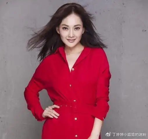 连上10年春晚,她是郭冬临"御用妻子",后嫁豪门老公是亿万富豪