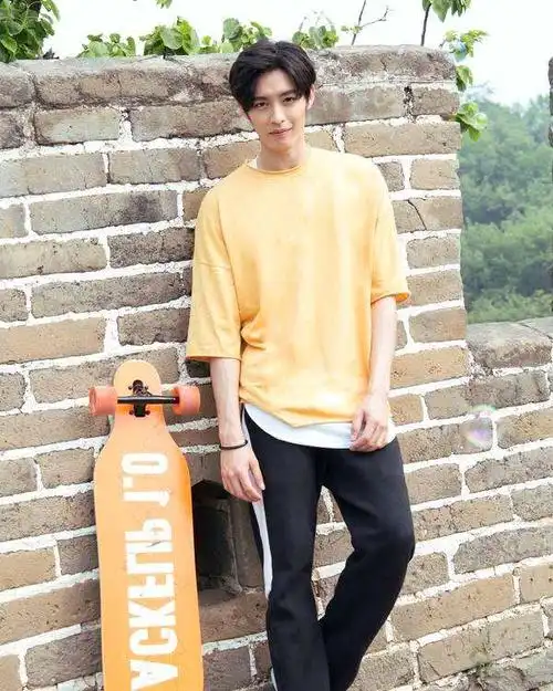 曹佑宁最新写真曝光运动系男友已上线