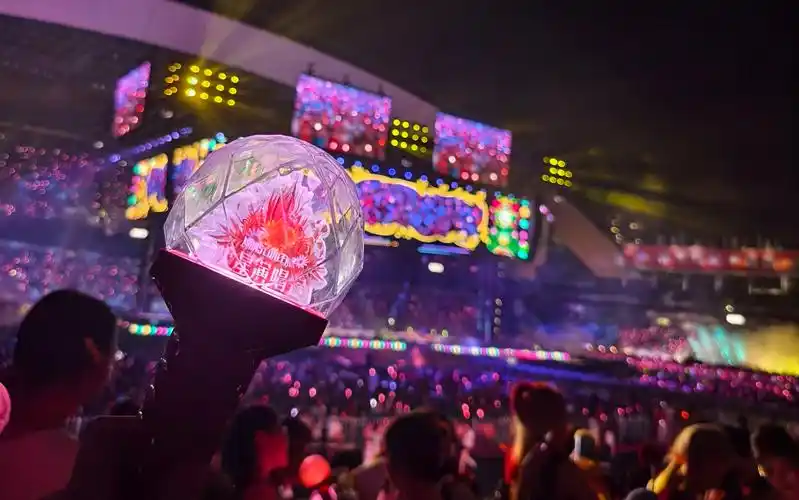 多年护法终于亲临法师做法现场!「华晨宇 火星演唱会8.24重庆vlog」