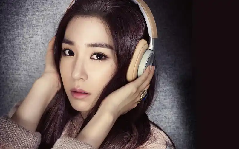 韩国美女明星黄美英写真图高清桌面壁纸1