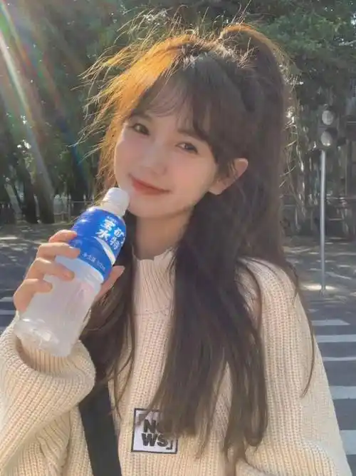 别再披头散发了这5款春夏发型太太太撩了显高显脸小