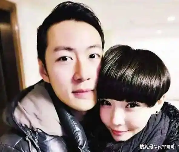 当时已经38岁的高晓松早已经与前妻沈欢离婚多年