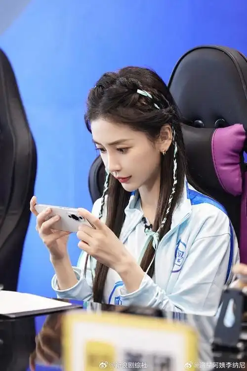 angelababy剧照蝴蝶结编发造型