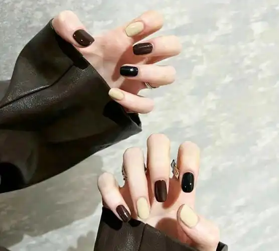 2021最火爆显白撞色美甲图