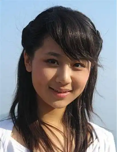 作为童星出道,杨紫在很多人眼中已经算是发展的非常好的一位,因为很多