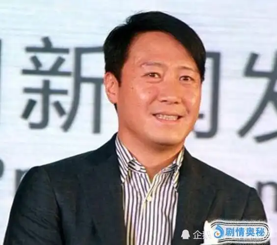 黎明近照曝光,年仅52岁,看起来却像60岁!网友:男神变老了